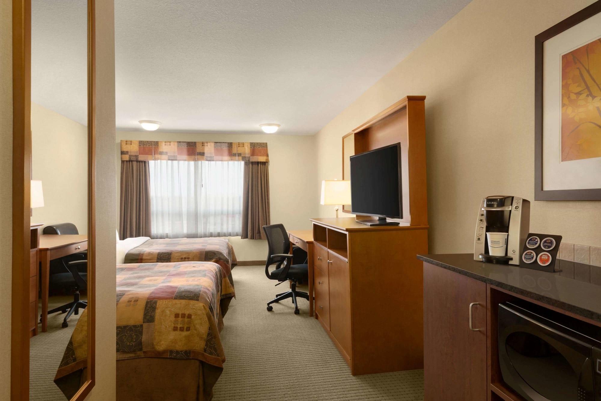 Ramada By Wyndham Drayton Valley Extérieur photo