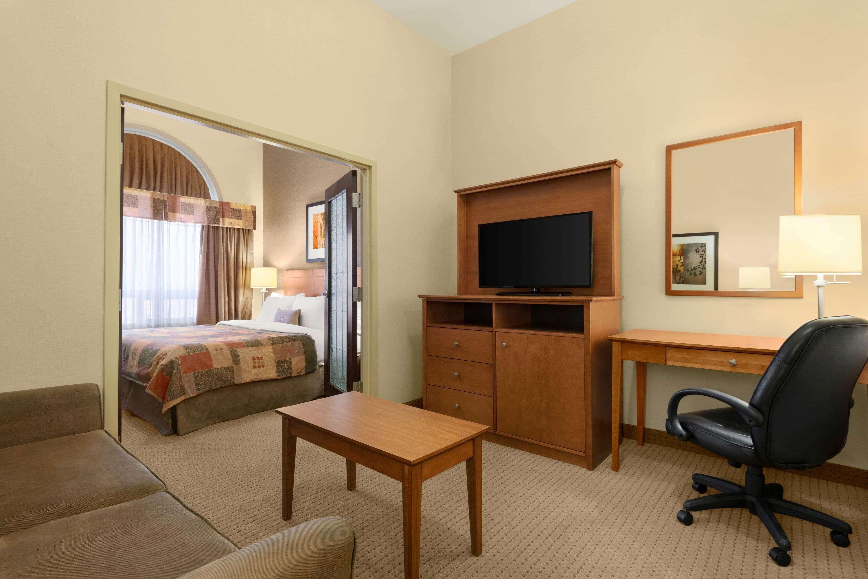 Ramada By Wyndham Drayton Valley Extérieur photo