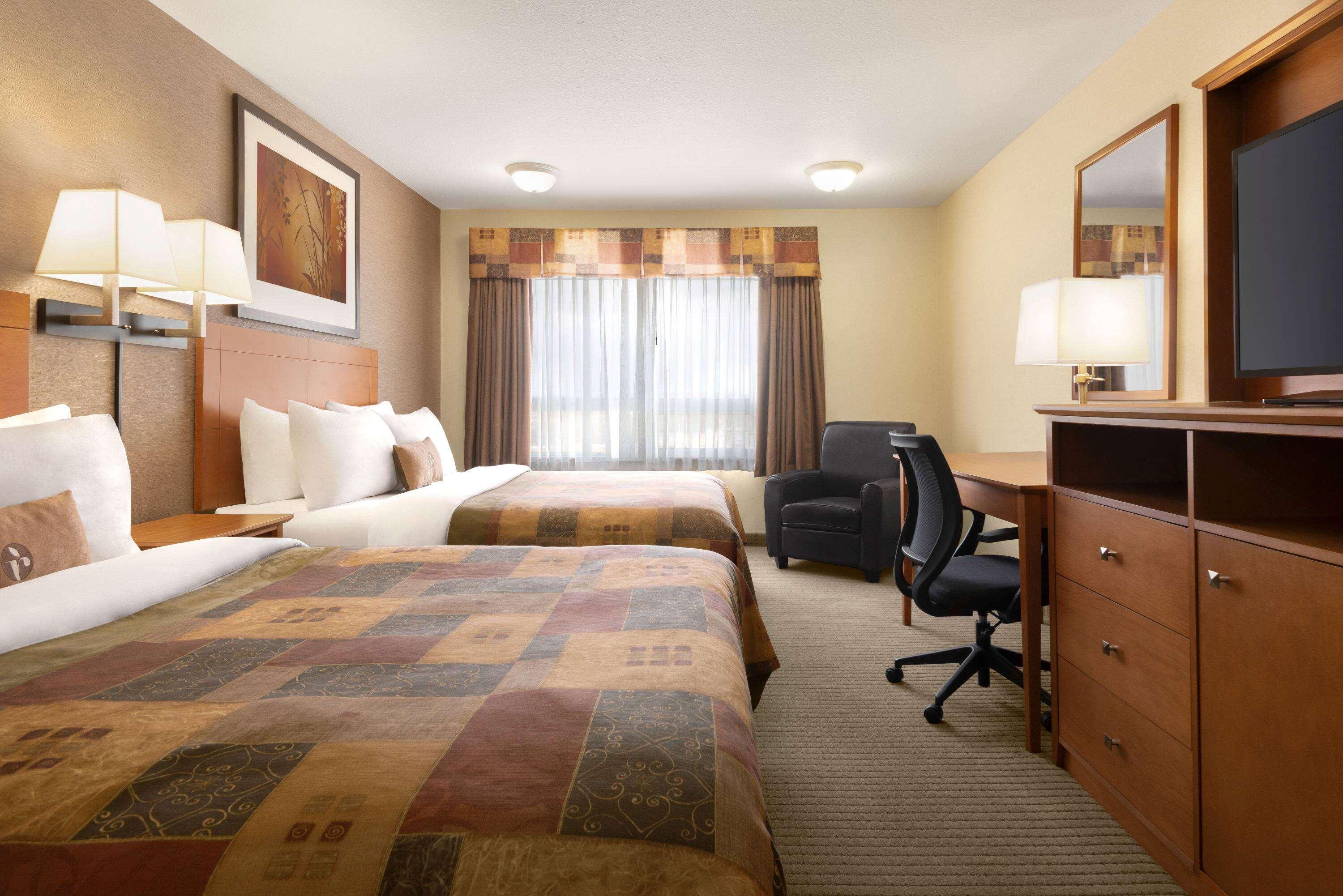 Ramada By Wyndham Drayton Valley Extérieur photo