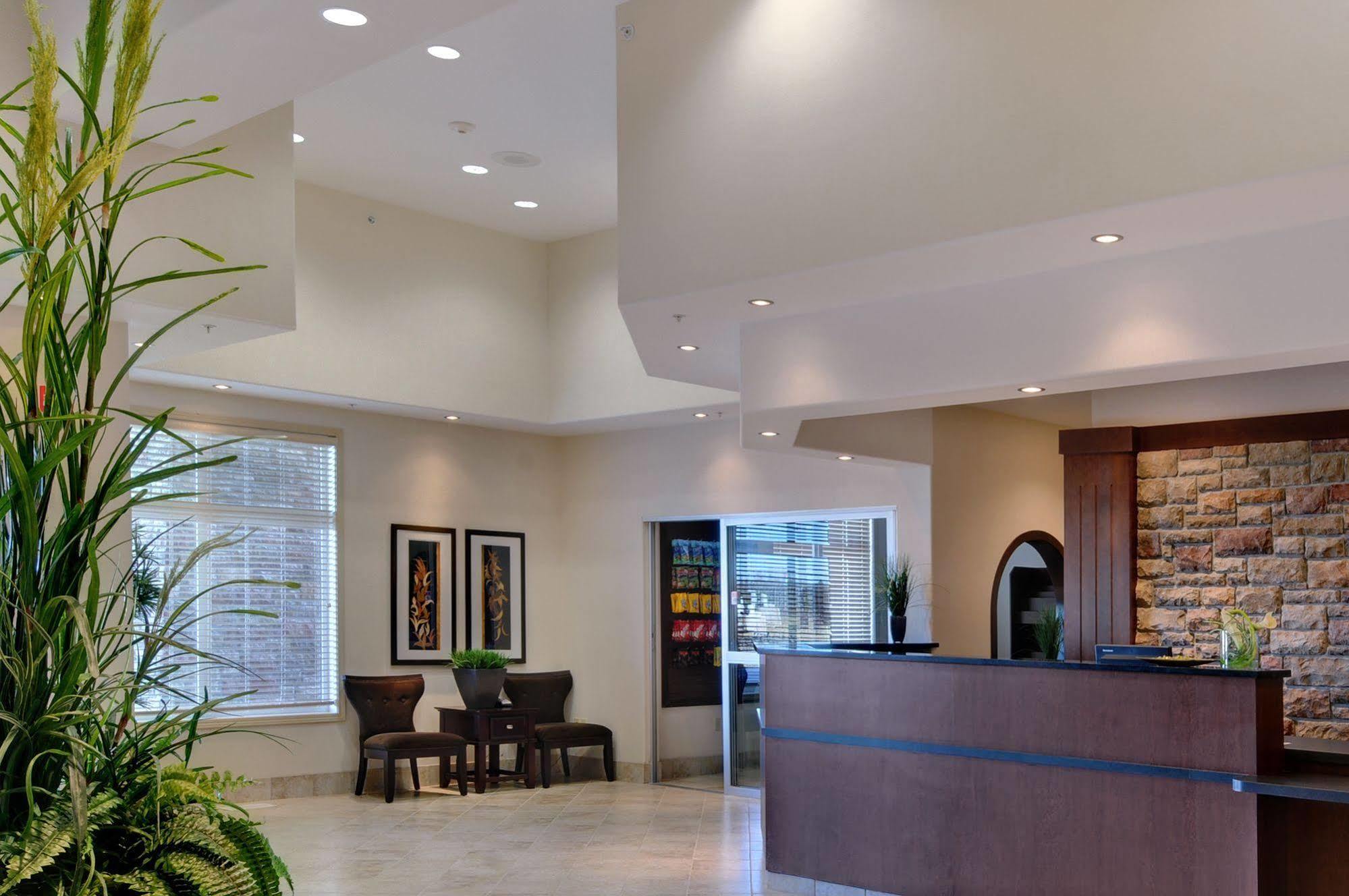 Ramada By Wyndham Drayton Valley Extérieur photo